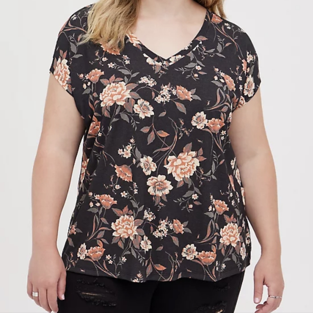 Torrid size 5 dolman floral tee, NWT